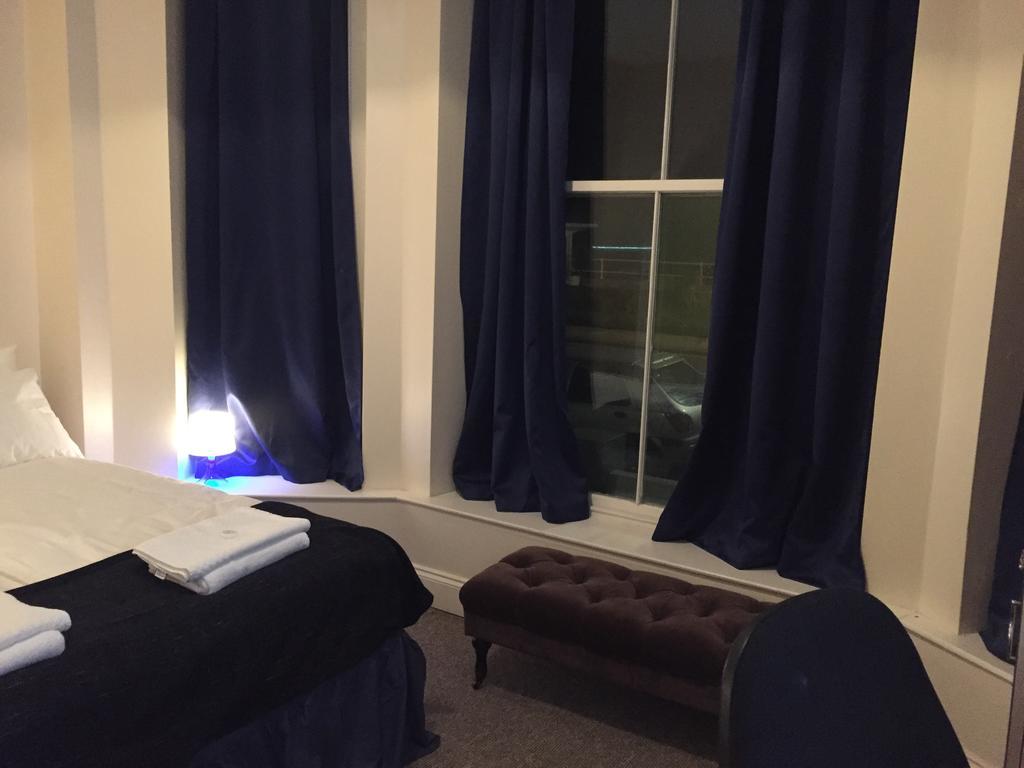 Pier 61 Guest Accommodation Hastings Buitenkant foto