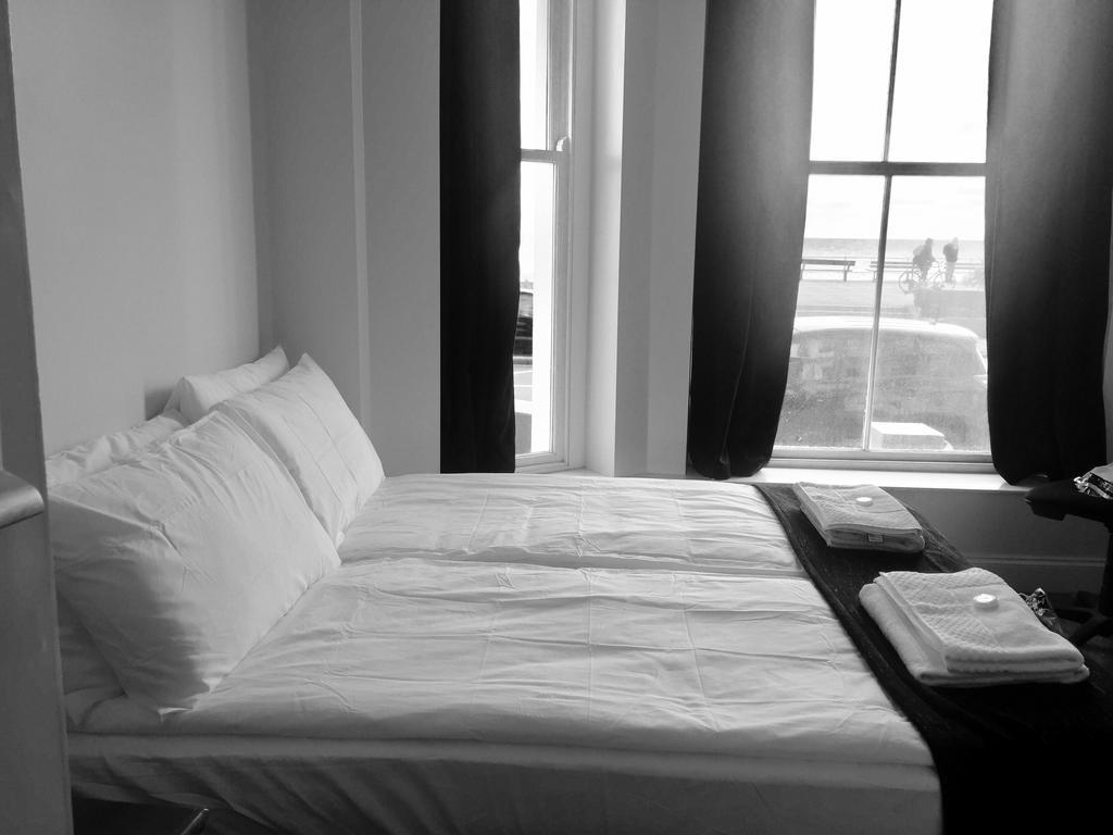 Pier 61 Guest Accommodation Hastings Buitenkant foto