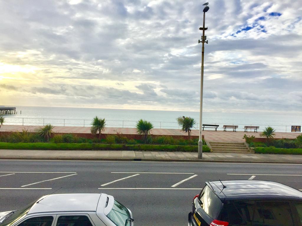 Pier 61 Guest Accommodation Hastings Buitenkant foto
