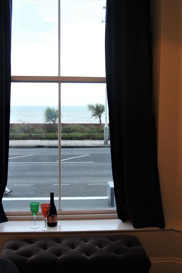 Pier 61 Guest Accommodation Hastings Buitenkant foto