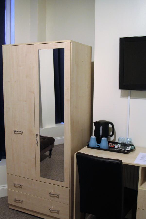 Pier 61 Guest Accommodation Hastings Buitenkant foto